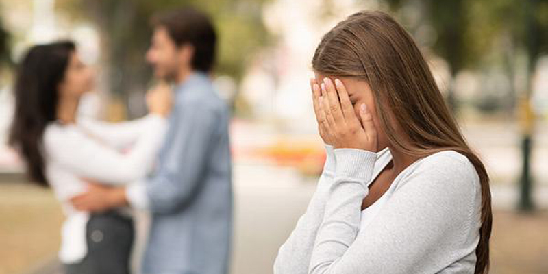 Hãy thể hiện tình cảm nếu mơ thấy người thích yêu người khác