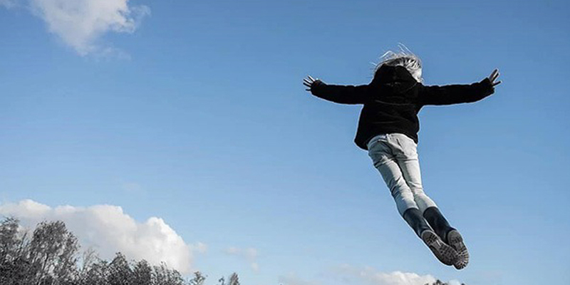 Chiêm bao thấy mình đang bay là tốt hay xấu