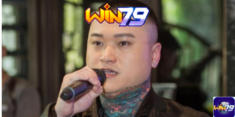 Vũ Duy Khánh là một ca sĩ tài năng 