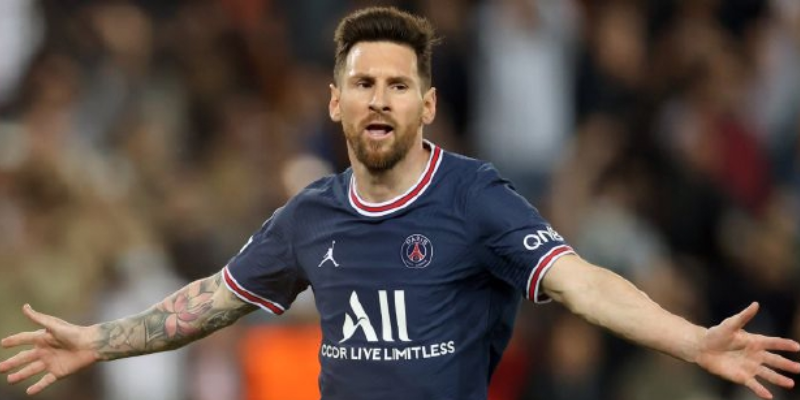 Dựa vào hai đội chơi để đoán tỉ số việt vị