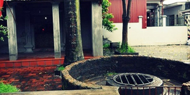 Giếng nước ở vị trí trung tâm 